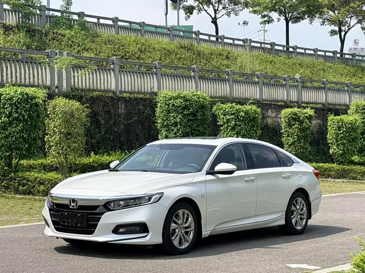 Honda Accord 2018 — фото 1