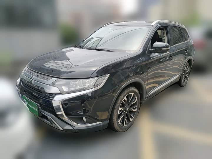 Mitsubishi Outlander 2019 — фото 1